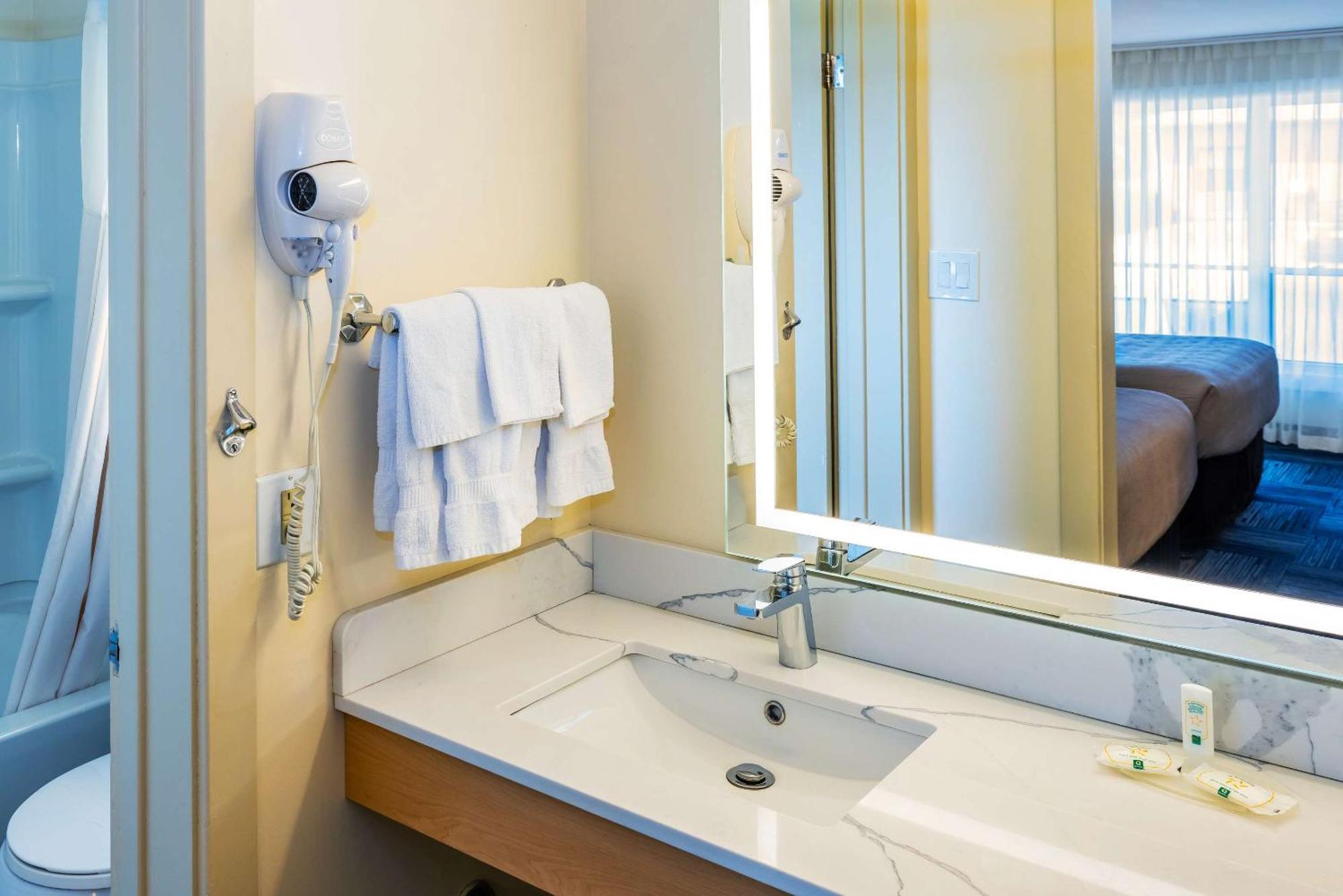 Quality Inn & Suites Garden Of The Gulf Summerside Luaran gambar
